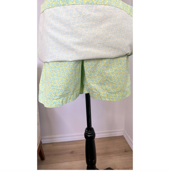 3/20$● VINTAGE FLORAL GREEN & BLUE SKORT • M - Picture 4 of 5